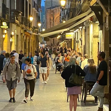 32 De Agosto Gæstehus 3*